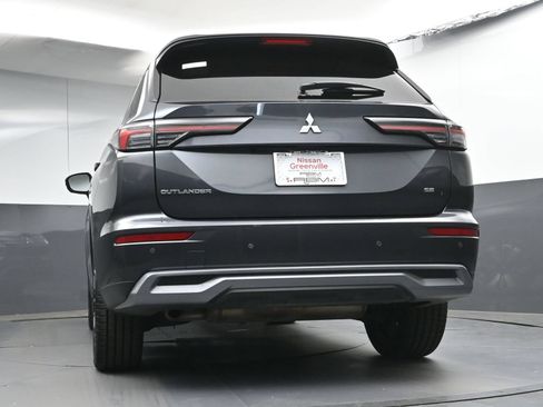 Used 2025 Mitsubishi Outlander AWD image 30