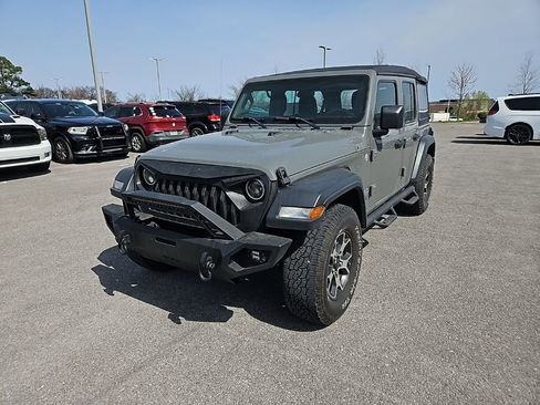 Used 2021 Jeep Wrangler Unlimited Sport image 3