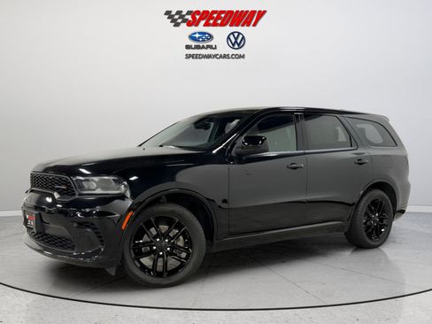 Used 2023 Dodge Durango GT image 3