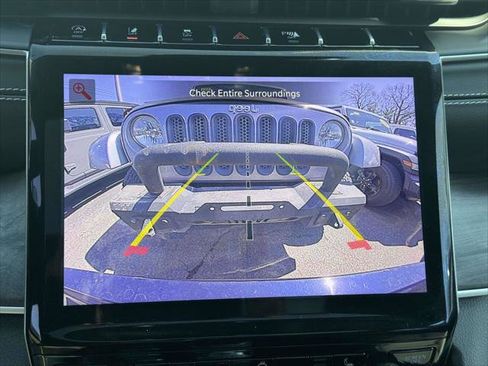 Certified 2023 Jeep Grand Cherokee L Limited AWD/4WD image 23