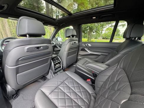 Used 2026 BMW X7 xDrive40i w/ M Sport Package image 15