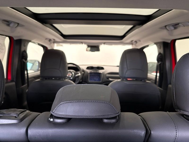 Used 2020 Jeep Renegade Trailhawk w/ Premium Leather Group AWD/4WD image 10