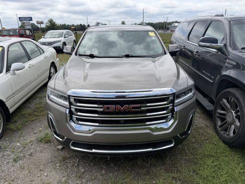 Used 2022 GMC Acadia SLT w/ Technology Package FWD image 2