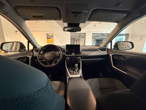 Used 2025 Toyota RAV4 LE image 32