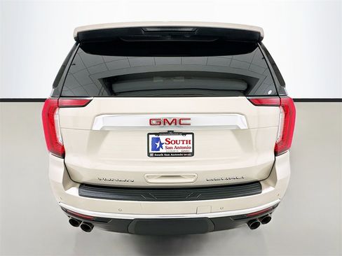 Used 2021 GMC Yukon Denali w/ LPO, Illumination Package image 6