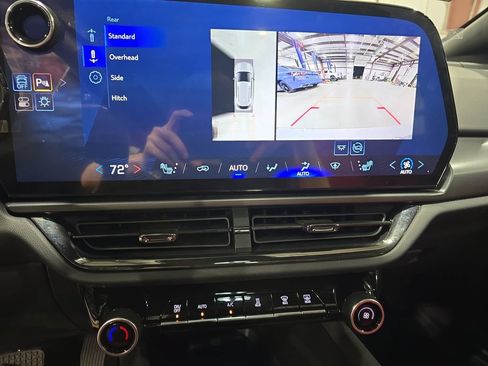 New 2025 Chevrolet Equinox EV RS w/ LPO, Illumination Package AWD/4WD image 24