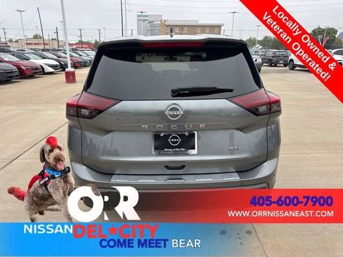 Used 2024 Nissan Rogue SV FWD image 4