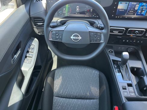 New 2027 Nissan Sentra SV w/ Floor Mat Package FWD image 13