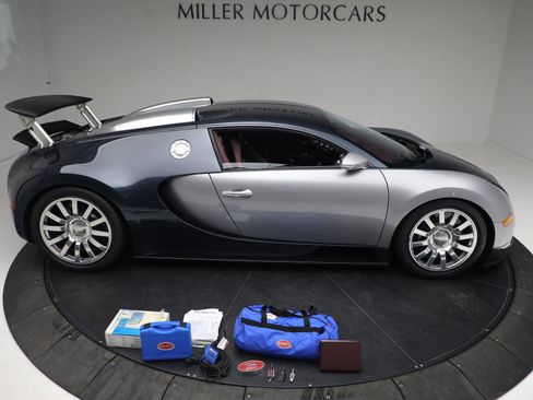 Used 2006 Bugatti Veyron image 38