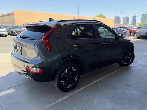 Used 2025 Kia Niro Wind FWD image 4