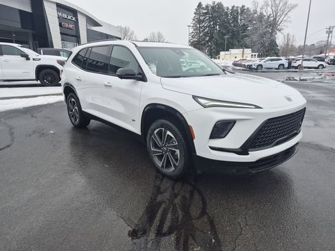 Used 2026 Buick Enclave Sport Touring w/ Power Package image 7