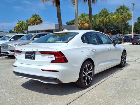 Certified 2025 Volvo S60 B5 Plus AWD/4WD image 7