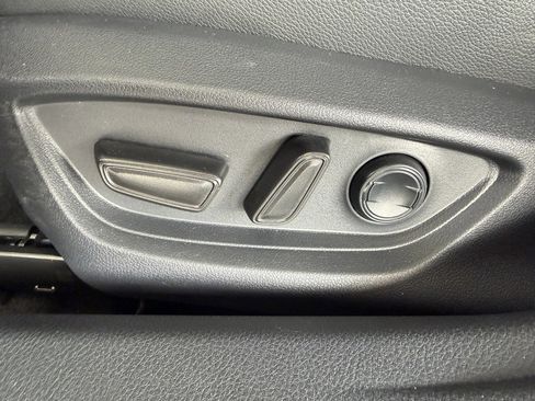 Used 2025 Toyota Camry SE w/ Multimedia Upgrade Package image 11