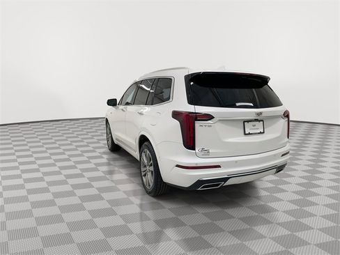Certified 2025 Cadillac XT6 Premium Luxury w/ Platinum Package image 8