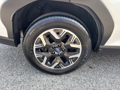 Certified 2025 Subaru Forester Premium AWD/4WD image 28