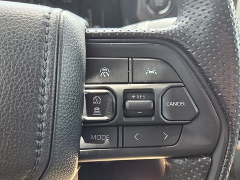 Certified 2025 Toyota Tacoma SR5 AWD/4WD image 25