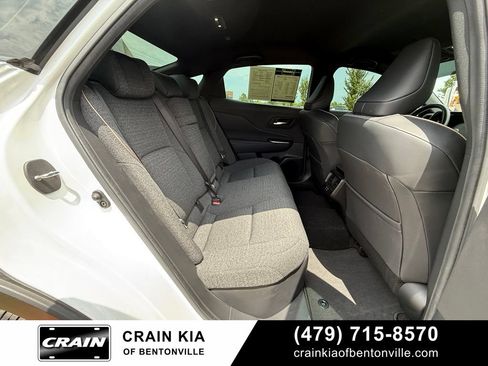 Used 2023 Toyota Crown AWD/4WD image 28