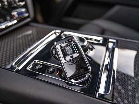 Certified 2022 Rolls-Royce Ghost Black Badge image 40