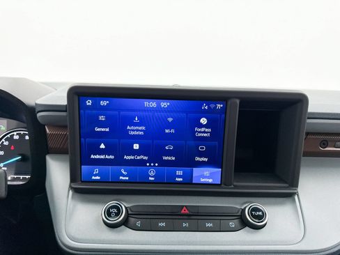 Used 2023 Ford Maverick Lariat w/ Lariat Luxury Package FWD image 24