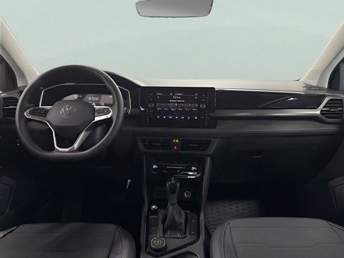 New 2025 Volkswagen Taos SE image 10