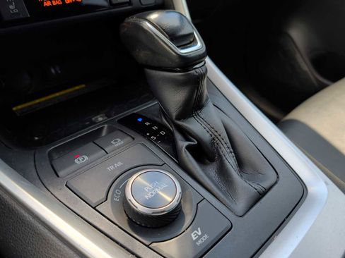 Used 2019 Toyota RAV4 XSE image 22