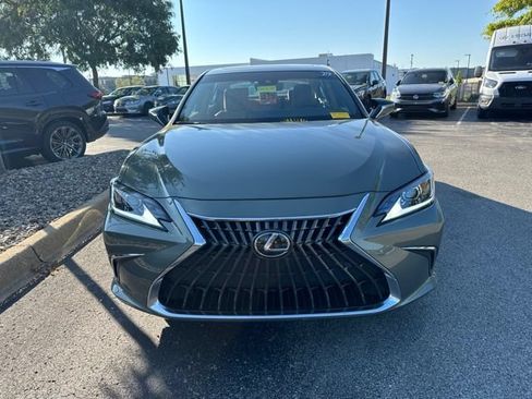 Used 2025 Lexus ES 350 w/ Premium Package FWD image 8