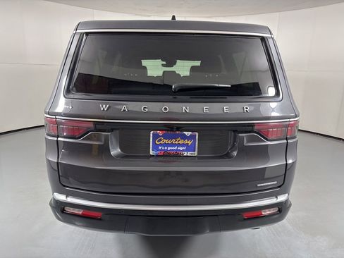 Used 2024 Jeep Wagoneer L Series II w/ Flexible Seating Group AWD/4WD image 7