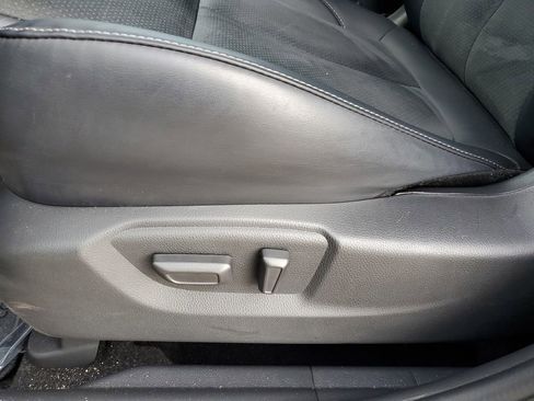 Used 2025 Mitsubishi Eclipse Cross Black Edition image 17