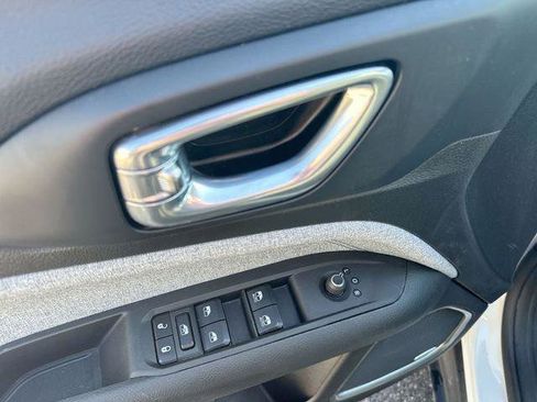 Used 2023 Jeep Compass Latitude w/ Sun and Sound Group image 15