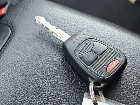 Used 2018 Jeep Wrangler Unlimited Sahara AWD/4WD image 31
