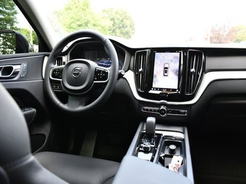 New 2025 Volvo XC60 T8 Plus w/ Protection Package Premier image 18