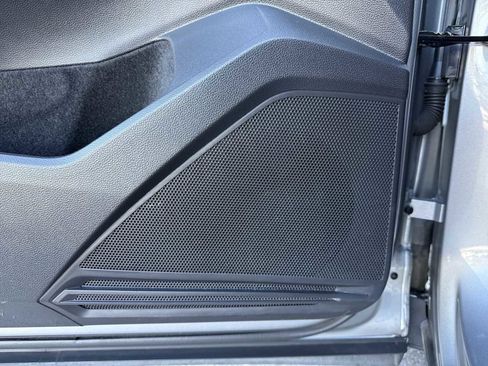 Used 2022 Volkswagen Tiguan SE w/ Panoramic Sunroof Package image 28