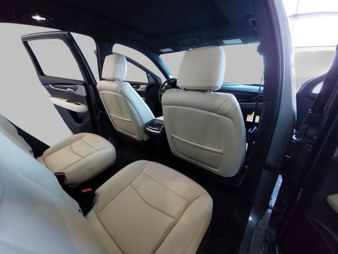 Used 2025 Cadillac XT6 Sport w/ LPO, Floor Liner Package image 11