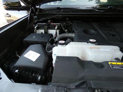 Used 2025 Toyota Tundra Limited AWD/4WD image 85