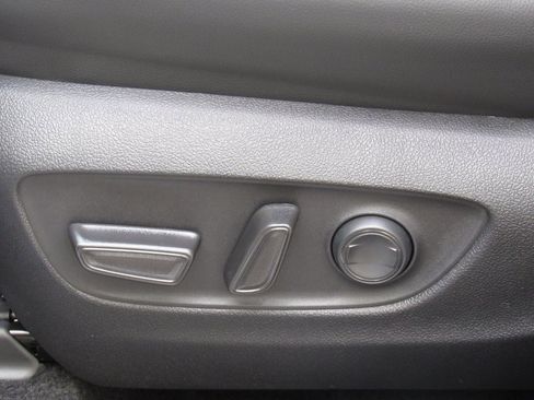 New 2025 Toyota Highlander XSE image 12