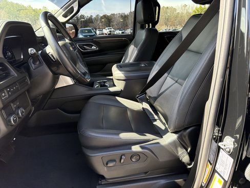 Used 2022 Chevrolet Suburban LT image 9