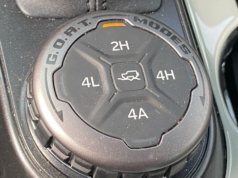 Used 2023 Ford Bronco Badlands w/ Sasquatch Package AWD/4WD image 16