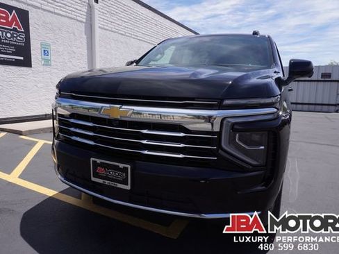 Used 2025 Chevrolet Suburban LT RWD image 41