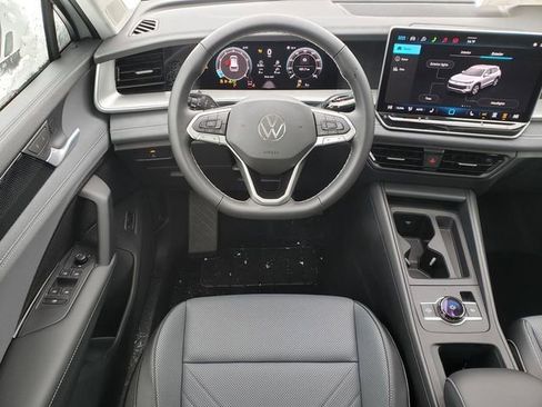 New 2026 Volkswagen Tiguan SE image 10