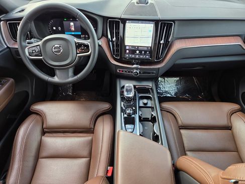 Used 2023 Volvo XC60 T8 Ultimate w/ Climate Package AWD/4WD image 19