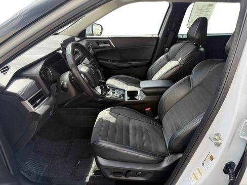 Used 2023 Mitsubishi Outlander SE AWD/4WD image 10