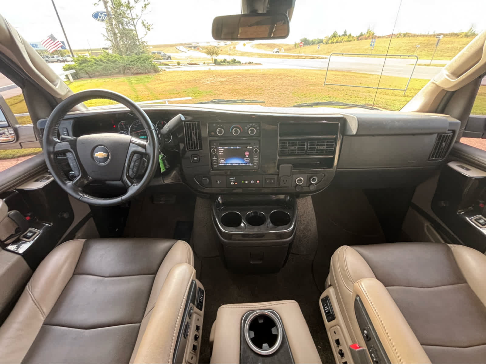 Used 2021 Chevrolet Express 2500 w/ Enhanced Convenience Package RWD image 17