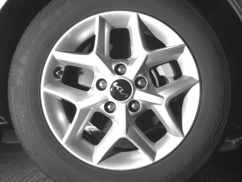 Used 2025 Kia Soul LX w/ LX Technology Package image 13