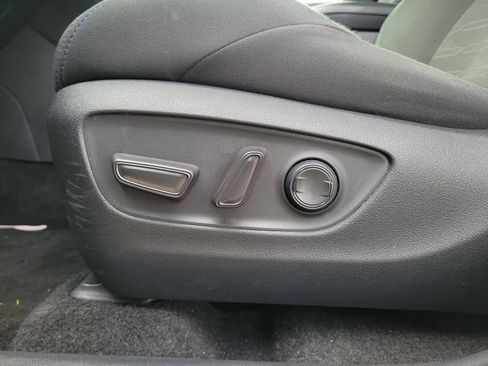 Used 2024 Toyota RAV4 SE AWD/4WD image 17