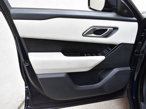 Used 2023 Land Rover Range Rover Velar R-Dynamic S image 21