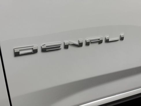 New 2026 GMC Yukon XL Denali w/ Denali Reserve Package image 20