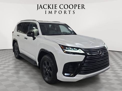 Used 2025 Lexus LX 700h Overtrail w/ Accessory Package (Z1) AWD/4WD image 3