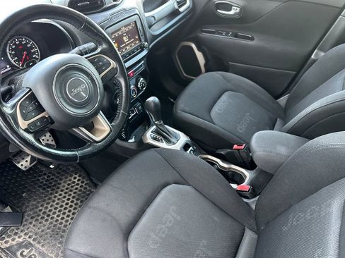 Used 2017 Jeep Renegade Latitude AWD/4WD image 10