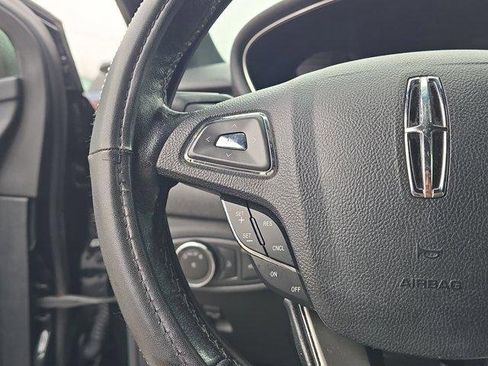 Used 2017 Lincoln MKC Premiere image 25