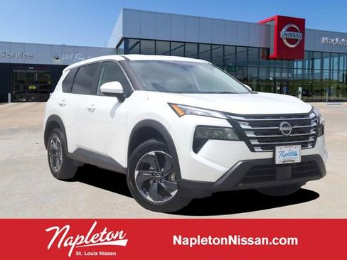 Used 2025 Nissan Rogue SV FWD image 1